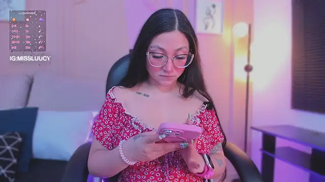 lucy neil online show from April 18, 2:36 am