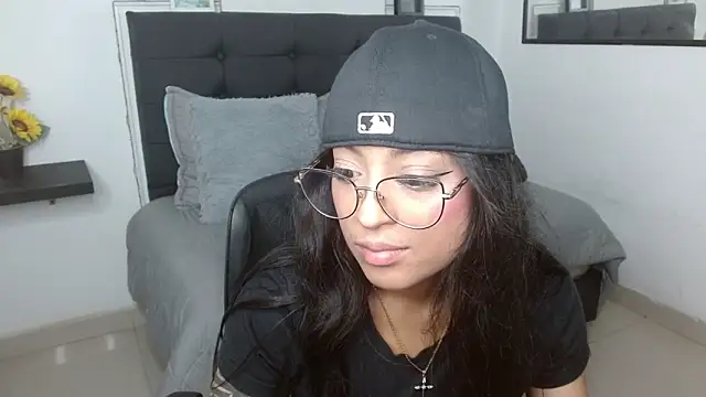 Snapshot of vaness_weet chatting on September 15, 8:27 pm vaness weet online show from September 15, 8:27 pm