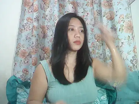 Snapshot of LOVENAYRA1 chatting on September 27, 10:00 am LOVENAYRA1 online show from September 27, 10:00 am