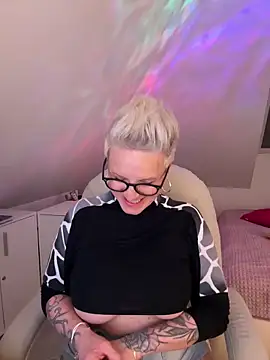 German Milf online show from April 14, 1:00 pm