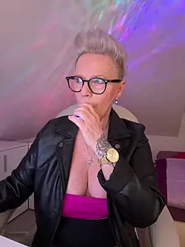 German Milf online show from March 21, 2:00 pm