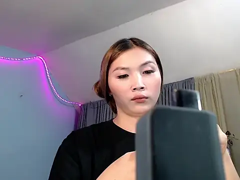 Snapshot of ursexy_allison69 chatting on October 5, 2:44 pm ursexy allison69 online show from October 5, 2:44 pm
