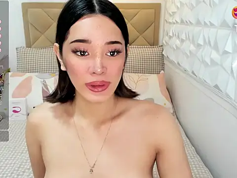 TsHeartXxx online show from April 16, 6:03 am