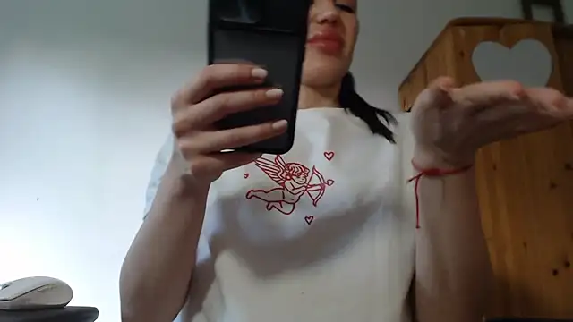 Lisakisss online show from June 4, 3:05 pm