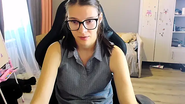 Snapshot of MollyLollipop chatting on September 27, 4:30 am MollyLollipop online show from September 27, 4:30 am