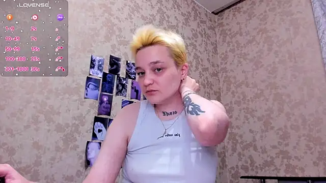 Snapshot of hotty_LInn chatting on October 6, 9:08 pm hotty LInn online show from October 6, 9:08 pm