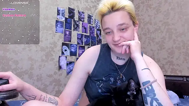 Snapshot of hotty_LInn chatting on October 16, 5:37 pm hotty LInn online show from October 16, 5:37 pm