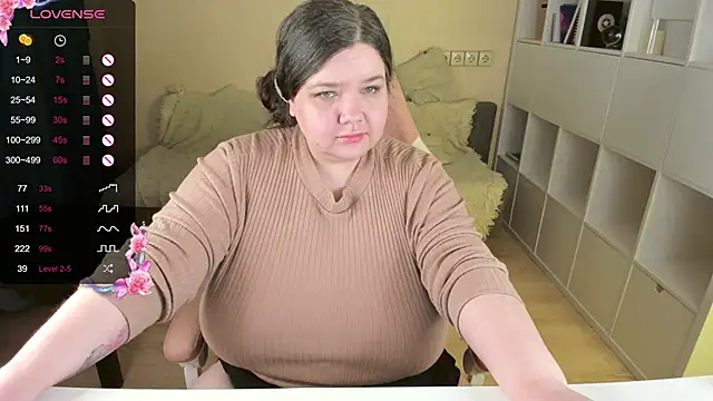 PlumPie online show from November 12, 2:53 am