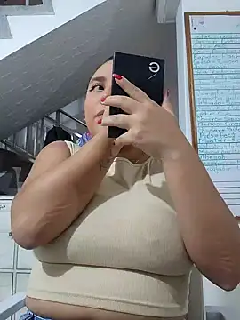 LizzRouse online show from November 4, 7:30 pm