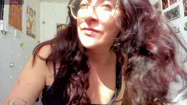 Snapshot of linda_giggle chatting on October 15, 1:46 pm linda giggle online show from October 15, 1:46 pm