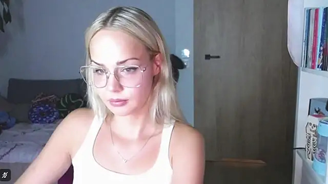 Snapshot of LexiexPlay chatting on October 15, 7:11 am LexiexPlay online show from October 15, 7:11 am