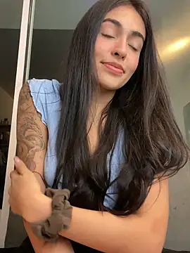 DaphneUwu online show from April 3, 1:25 am