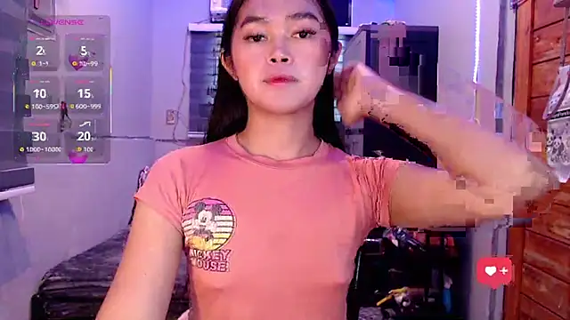 Snapshot of Itsme_claire chatting on October 8, 1:32 am Itsme claire online show from October 8, 1:32 am