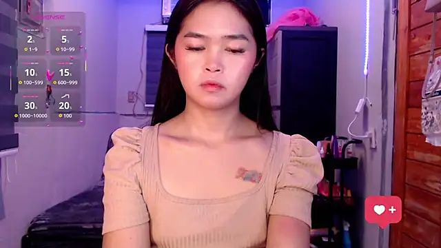 Snapshot of Itsme_claire chatting on October 9, 2:05 am Itsme claire online show from October 9, 2:05 am