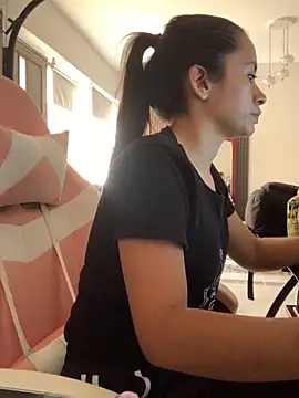 sharonshow online show from December 3, 5:48 pm