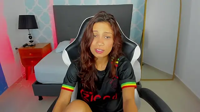 Snapshot of cora_22 chatting on September 15, 12:46 pm cora 22 online show from September 15, 12:46 pm