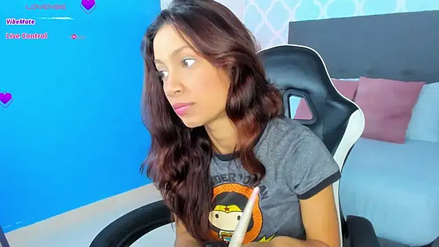 Snapshot of cora_22 chatting on September 18, 12:47 pm cora 22 online show from September 18, 12:47 pm