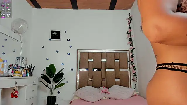 kendall-ewers online show from April 11, 1:44 am