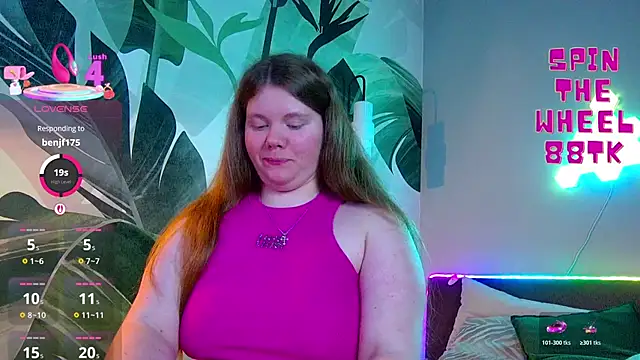 Snapshot of RubyValen chatting on October 22, 1:21 am RubyValen online show from October 22, 1:21 am