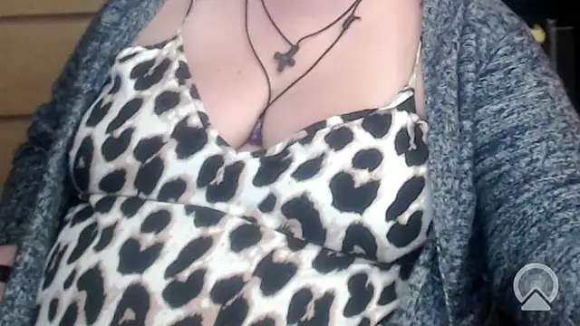 Snapshot of mayasmith chatting on October 15, 5:26 pm mayasmith online show from October 15, 5:26 pm