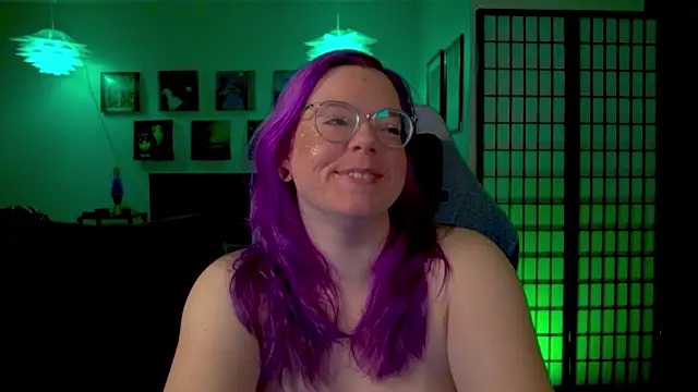 KiraSpitQueen online show from March 18, 3:44 am