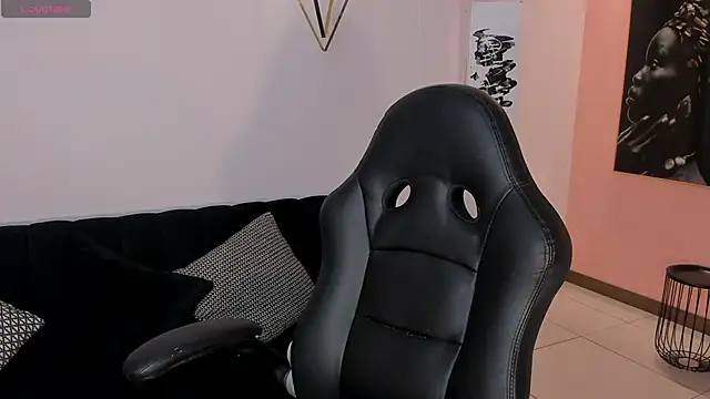 Snapshot of JuanitaClay chatting on October 6, 12:44 pm JuanitaClay online show from October 6, 12:44 pm