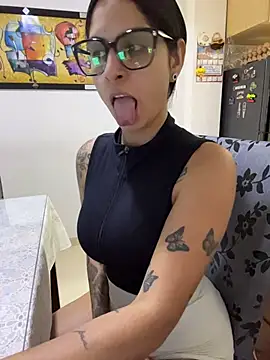 Snapshot of charlotte_stevenss_ chatting on October 6, 3:29 pm charlotte stevenss online show from October 6, 3:29 pm