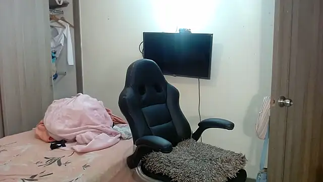 gooddes303salome online show from February 1, 9:46 pm