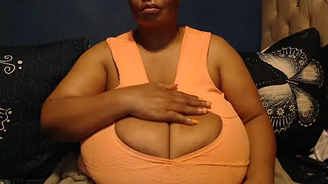 Snapshot of CUTEFIRMMELONSS chatting on September 24, 7:46 pm CUTEFIRMMELONSS online show from September 24, 7:46 pm