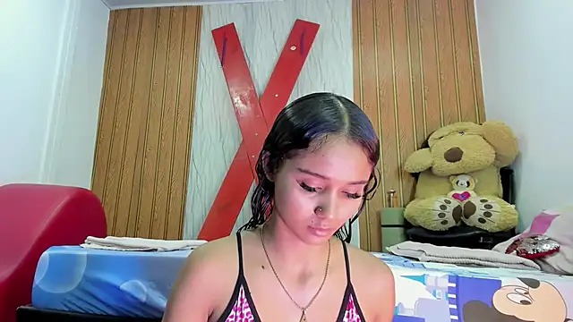 MarianaManzur online show from March 8, 7:40 pm