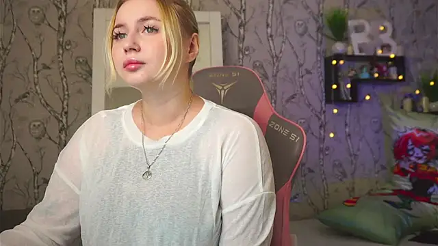 Moon Valkyrie online show from March 3, 9:15 am