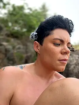 LukeLouHarvey online show from October 21, 4:05 am