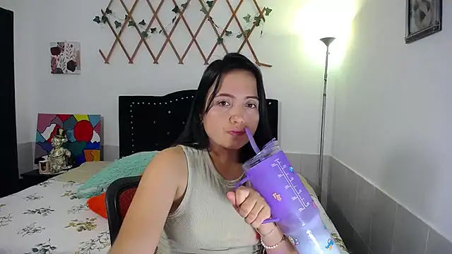 naughty girl 4u online show from April 14, 8:31 pm