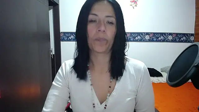 Snapshot of sharoon_cheerry chatting on September 30, 10:32 am sharoon cheerry online show from September 30, 10:32 am