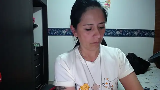 Snapshot of sharoon_cheerry chatting on September 25, 10:29 pm sharoon cheerry online show from September 25, 10:29 pm