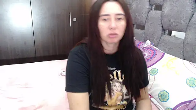 sara hott 1 online show from June 9, 4:17 pm