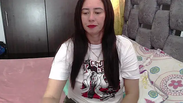 sara hott 1 online show from June 4, 6:56 pm