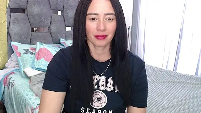 Snapshot of sara_hott_1 chatting on September 25, 8:17 pm sara hott 1 online show from September 25, 8:17 pm