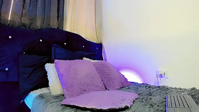 lesly xx online show from March 29, 9:36 pm