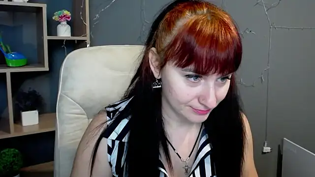 NinaFlawlees online show from November 17, 12:50 pm