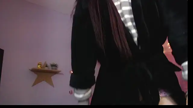 adriscute online show from May 22, 2:20 am