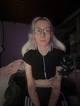 bunnydark00 online show from May 23, 4:33 am