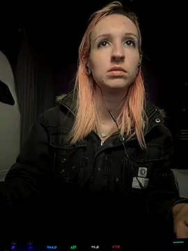 Snapshot of bunnydark00 chatting on October 9, 12:15 am bunnydark00 online show from October 9, 12:15 am