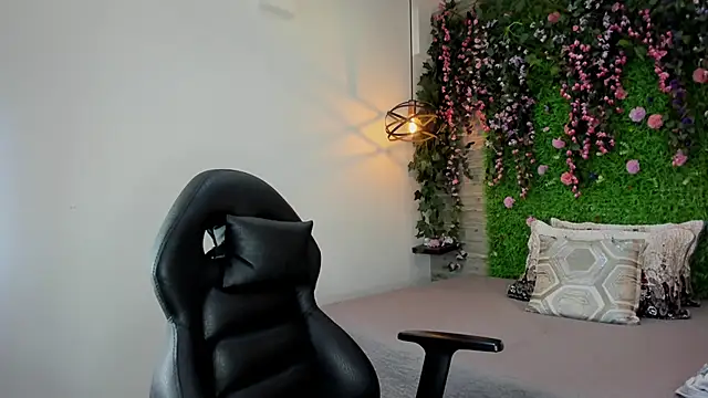 SarahDeyvis online show from February 27, 5:35 pm