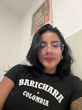 Snapshot of Ale_Lewis chatting on October 29, 9:28 pm Ale Lewis online show from October 29, 9:28 pm