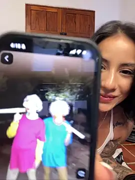 Snapshot of Ale_Lewis chatting on October 13, 9:17 pm Ale Lewis online show from October 13, 9:17 pm