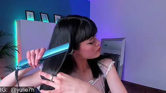  Jessy Moon  online show from November 8, 7:30 pm