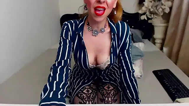 AylyneRichards online show from March 5, 10:38 pm