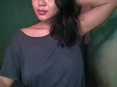 Snapshot of _smiling4u_ chatting on October 21, 2:21 pm smiling4u online show from October 21, 2:21 pm