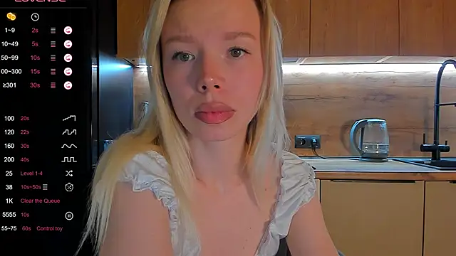 Olivia Bells online show from June 3, 9:09 pm